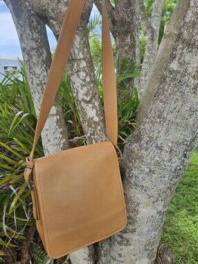 COACH CROSSBODY BAG, Coach Vintage Saddle Bag, Coach Tan Purse